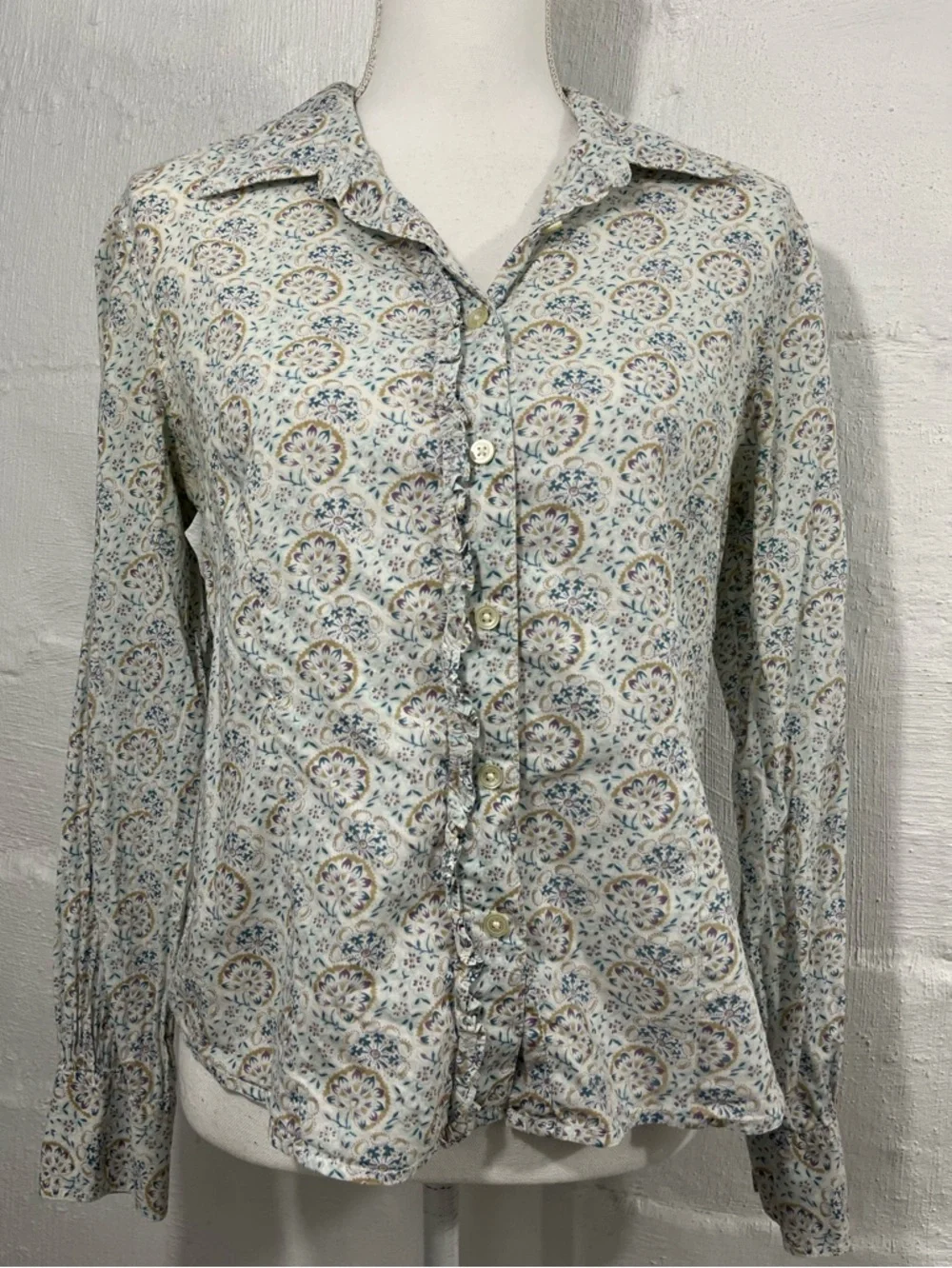 GAP VINTAGE BUTTON TOP - Picture 10 of 16